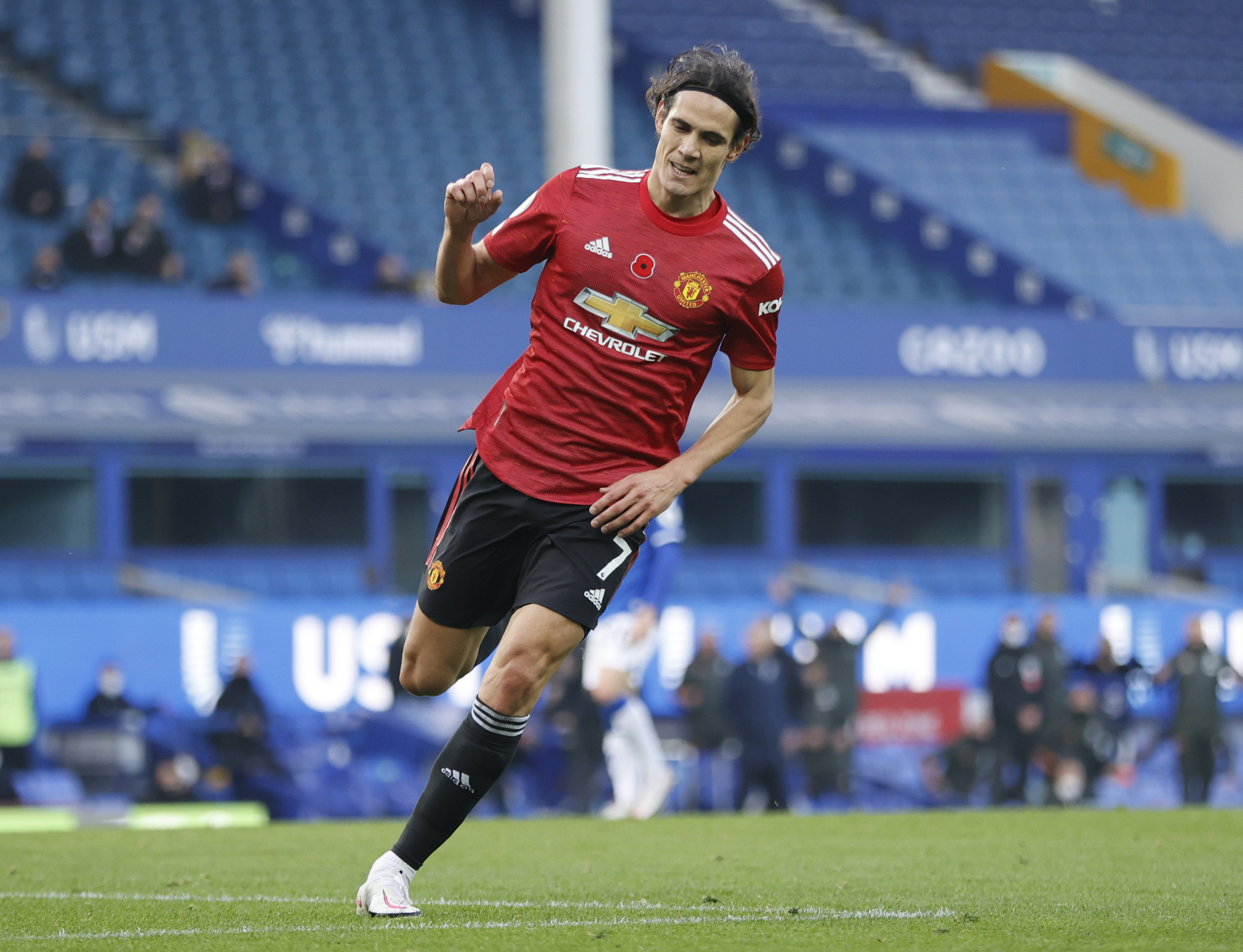 Man United đè bẹp Everton 3-1, cứu ghế HLV Solskjaer