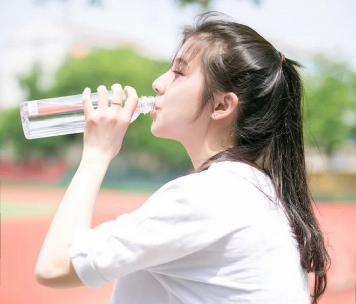 Lợi &iacute;ch tuyệt vời khi uống nước v&agrave;o buổi s&aacute;ng khi ngủ dậy - Ảnh 12.