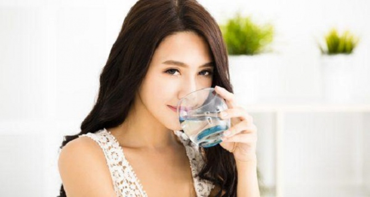 Lợi &iacute;ch tuyệt vời khi uống nước v&agrave;o buổi s&aacute;ng khi ngủ dậy - Ảnh 3.