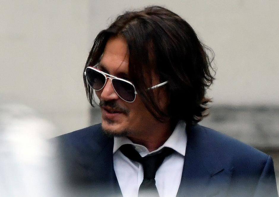 “Cướp biển” Johnny Depp gặp khó sau khi thua vụ kiện “kẻ đánh vợ”