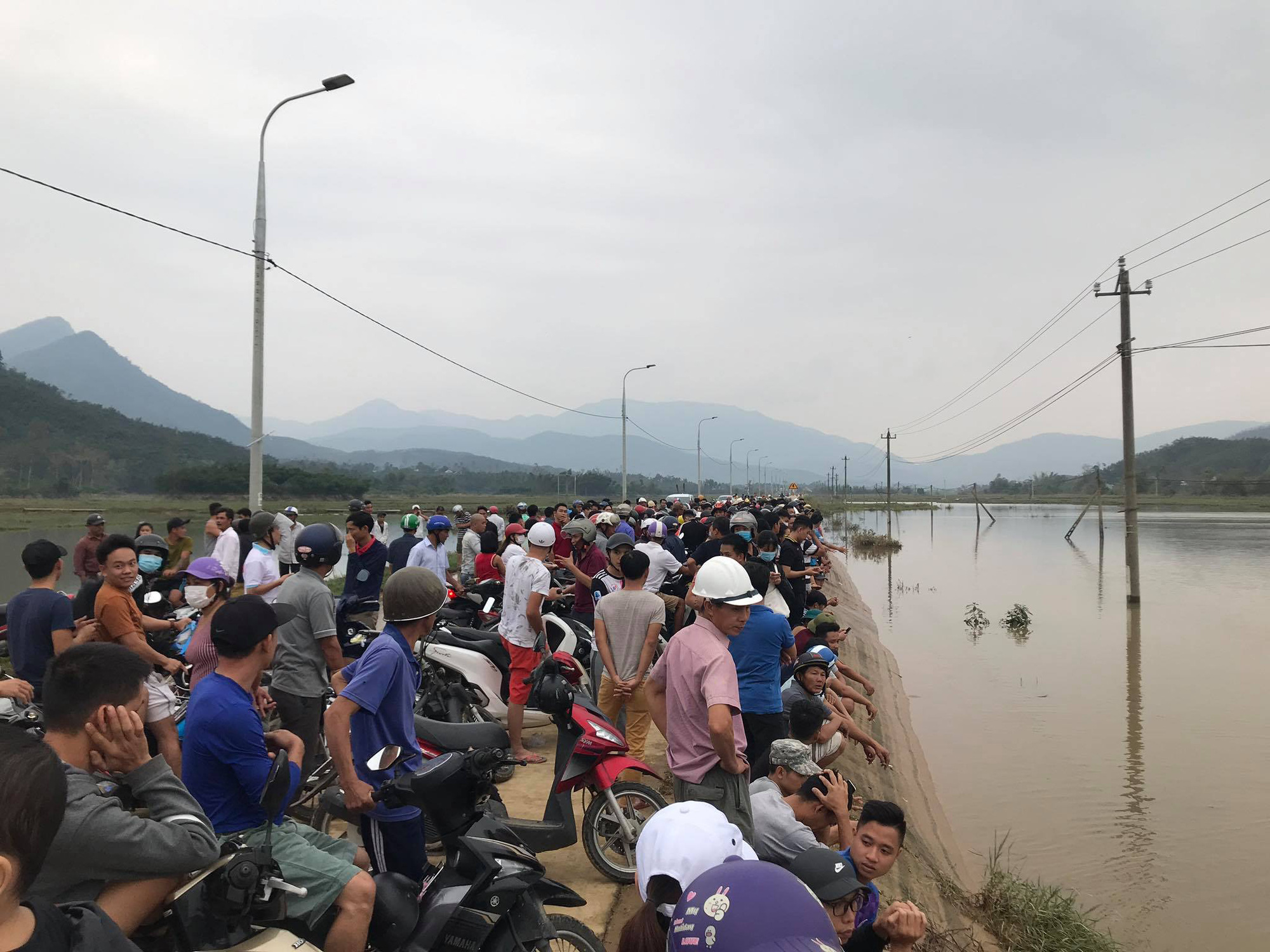 Tìm thấy thi thể thanh niên mất tích khi qua đường ngập nước