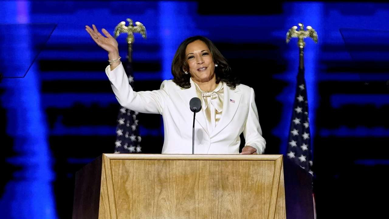 "Người phụ nữ bứt phá" Kamala Harris