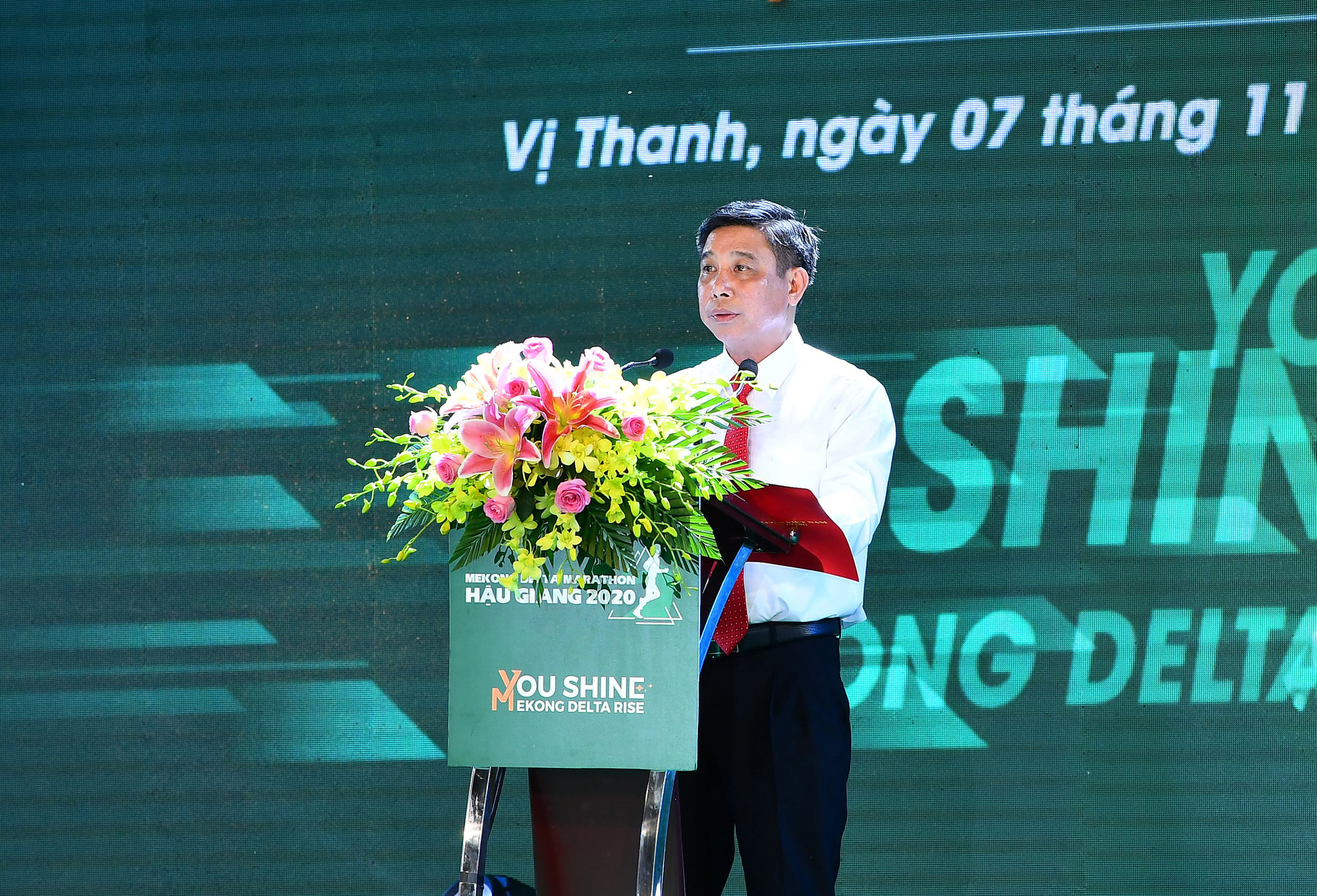 B&iacute; thư Tỉnh ủy Hậu Giang chạy bộ c&ugrave;ng hơn 7.000 vận động vi&ecirc;n - Ảnh 9.