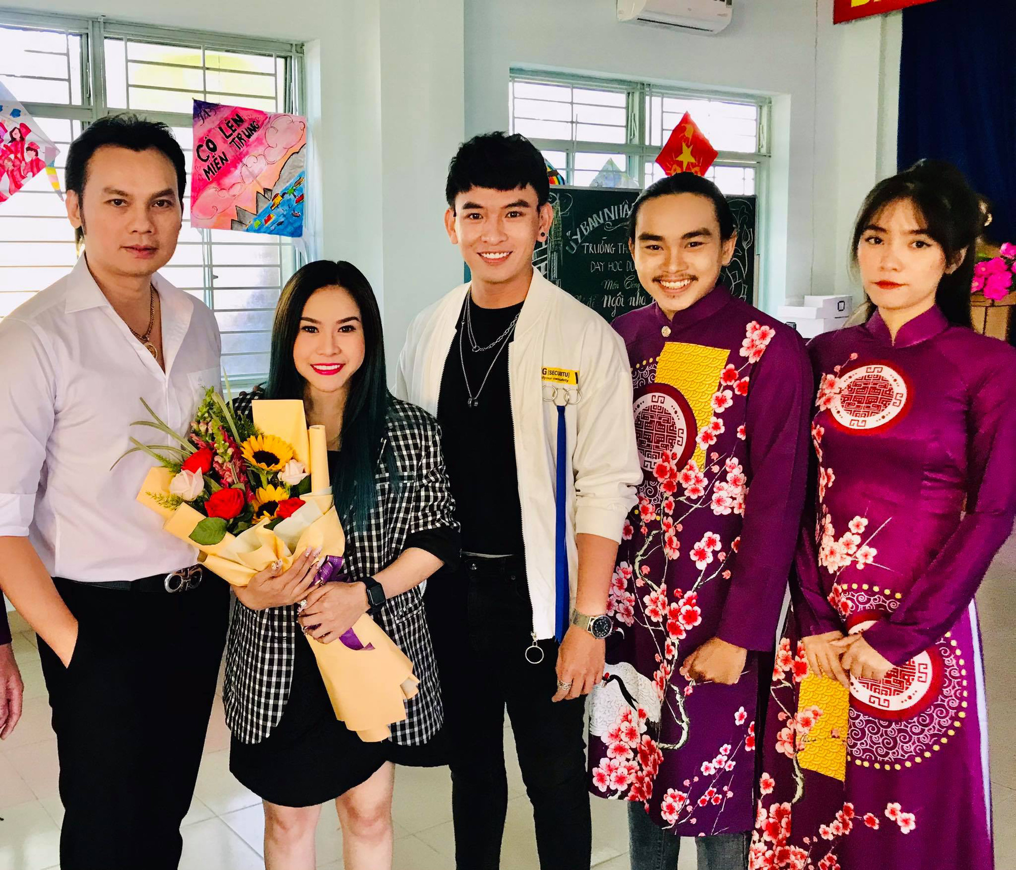 Nghệ sĩ Linh T&acirc;m g&acirc;y quỹ v&igrave; người ngh&egrave;o v&agrave; học bổng hiếu học - Ảnh 3.