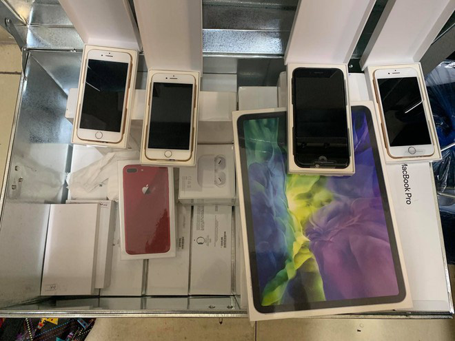 Ngày làm nhân viên, đêm làm "đạo chích" trộm 21 điện thoại iPhone, iPad, MacBook, Apple Watch