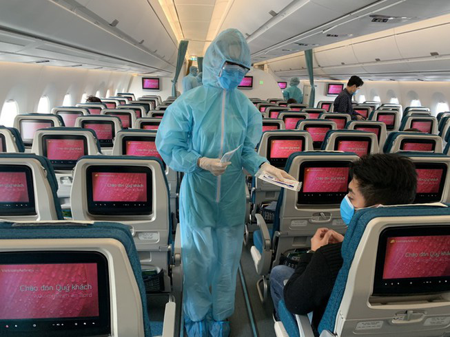 Bệnh nhân Covid-19 là tiếp viên hàng không Vietnam Airlines cách ly 4 ngày đúng hay sai?