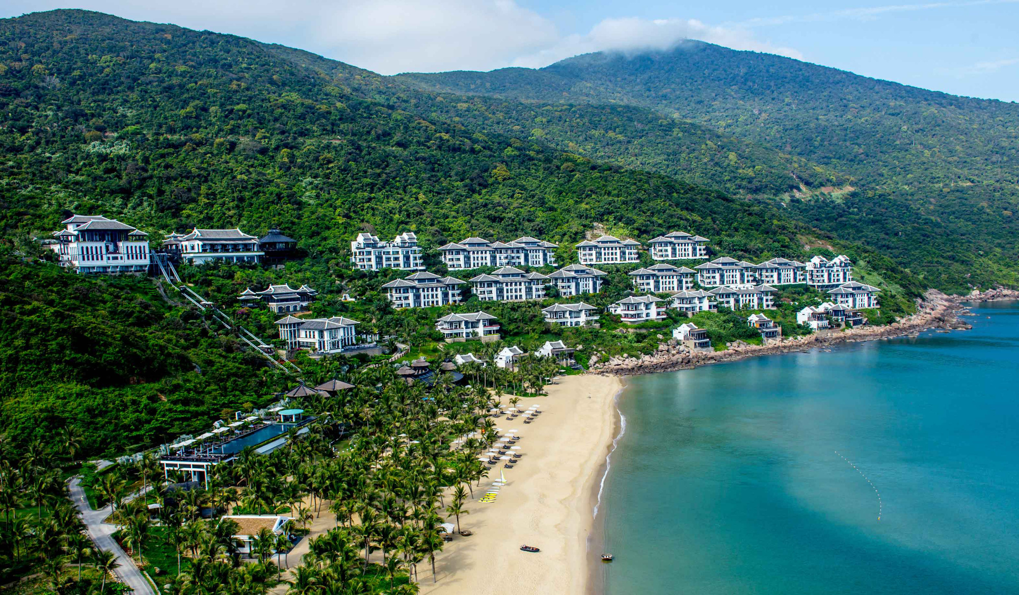 Đầu tư hạ tầng xứng tầm: &ldquo;&Aacute;t chủ b&agrave;i&rdquo; gi&uacute;p du lịch Việt kh&ocirc;ng ngừng thăng hạng - Ảnh 1.