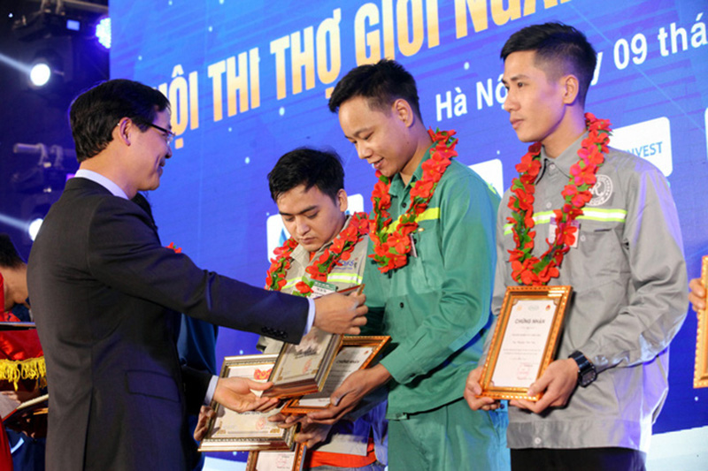 Tuyên dương 166 thợ giỏi ngành xây dựng