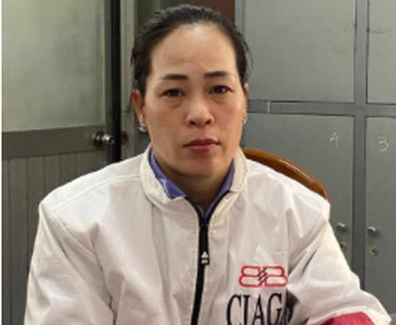 Bất ngờ với lai lịch nữ nhân viên bảo vệ tòa nhà ở TP HCM