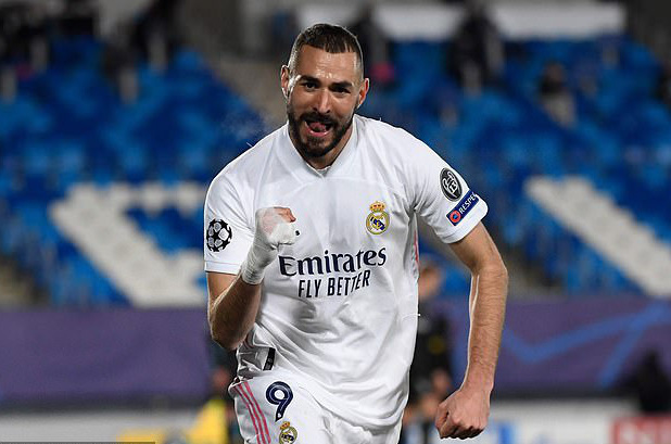 Benzema lập kỷ lục, Real Madrid ngoạn mục vượt vòng bảng Champions League