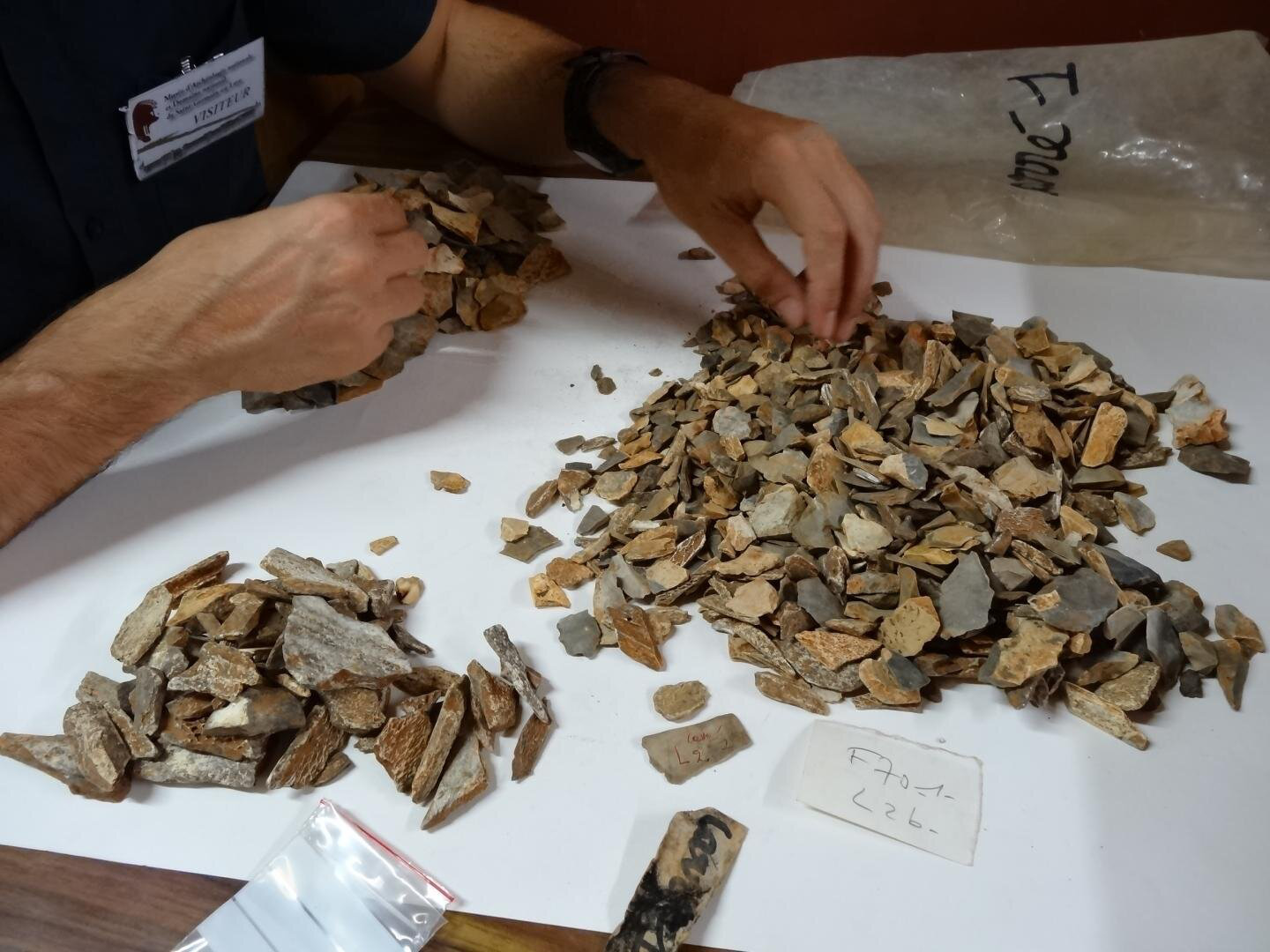 Mở cửa mộ cổ 41.000 năm, ph&aacute;t hiện h&agrave;i cốt l&agrave;... một lo&agrave;i người kh&aacute;c - Ảnh 1.