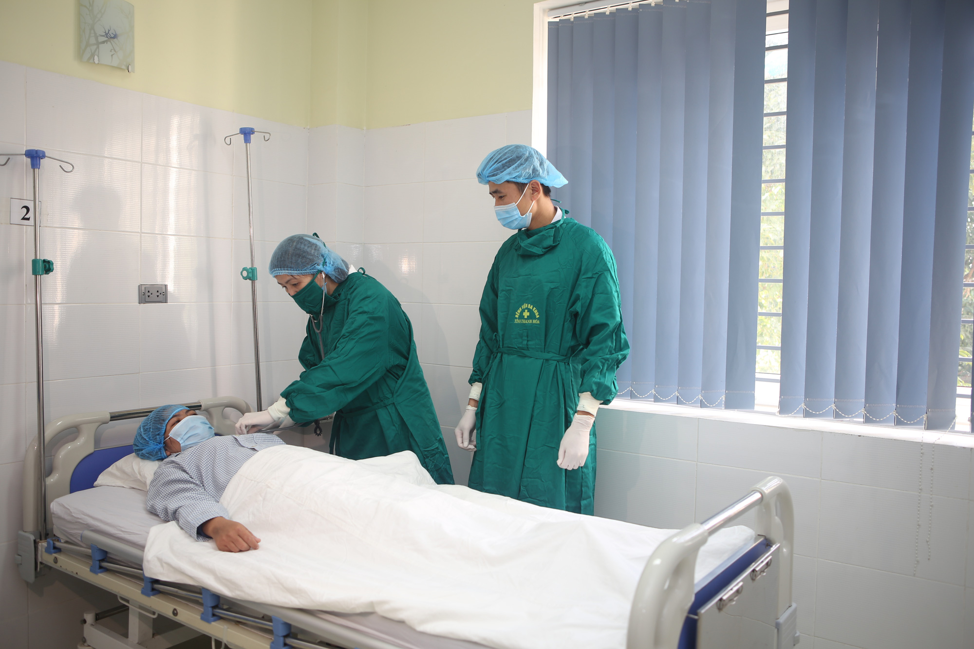 Bệnh viện tuyến tỉnh thực hiện thành công 2 ca ghép thận đặc biệt - Ảnh 1.