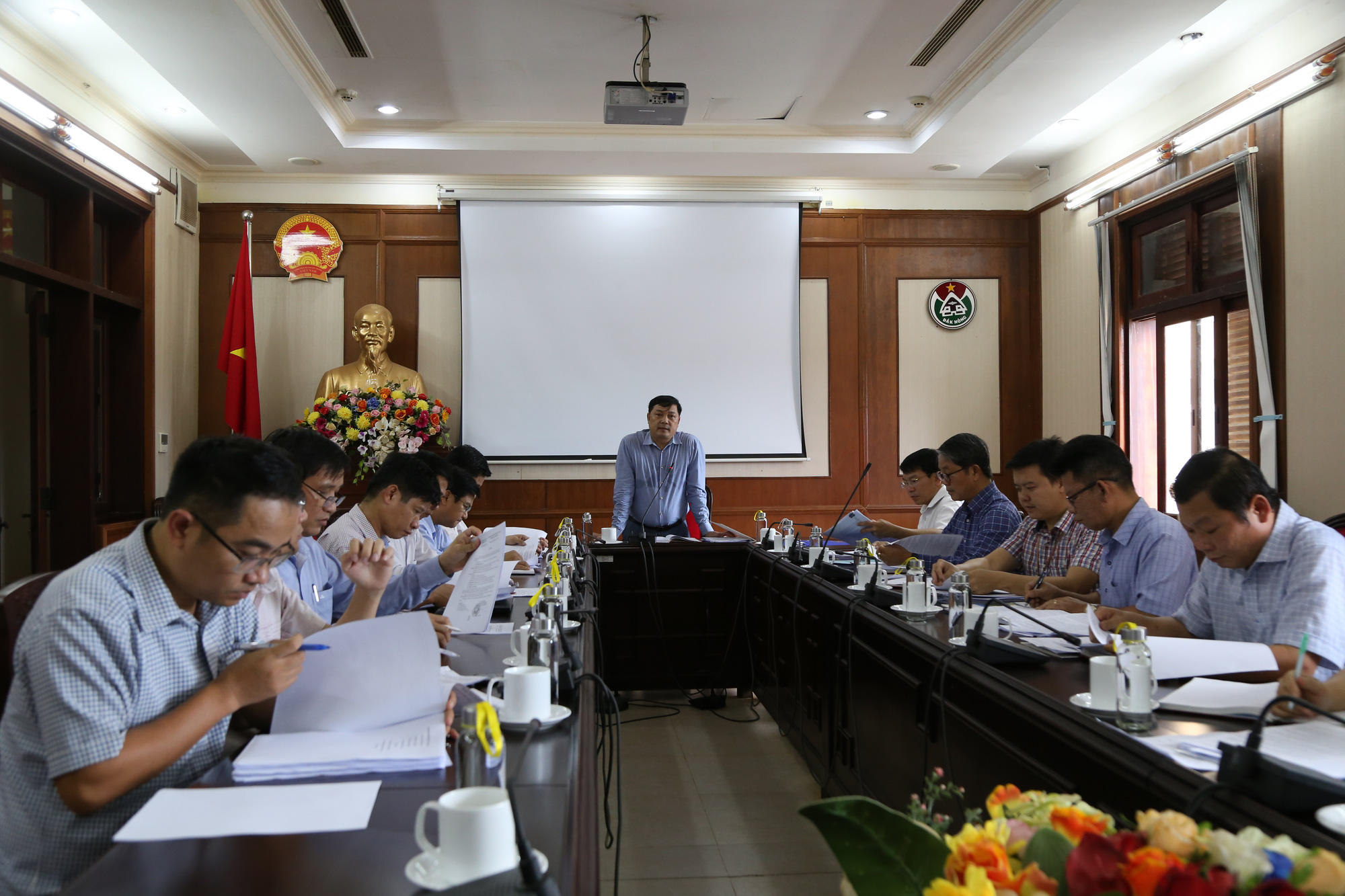 Thủy điện Buôn Kuốp xả lũ: Họp bàn giải pháp hỗ trợ người dân - Ảnh 1.