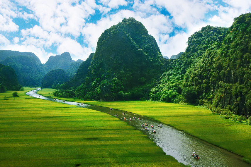 Biến kỳ nghỉ lễ th&agrave;nh chuyến đi t&aacute;i tạo năng lượng, đ&oacute;n mọi điều may - Ảnh 1.