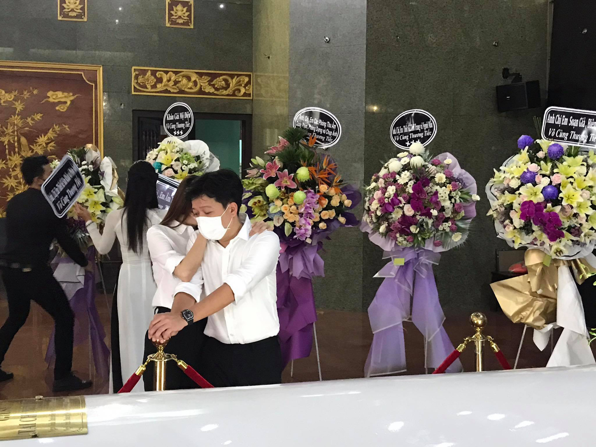 H&agrave;ng ng&agrave;n người đến tiễn đưa danh h&agrave;i Ch&iacute; T&agrave;i - Ảnh 7.