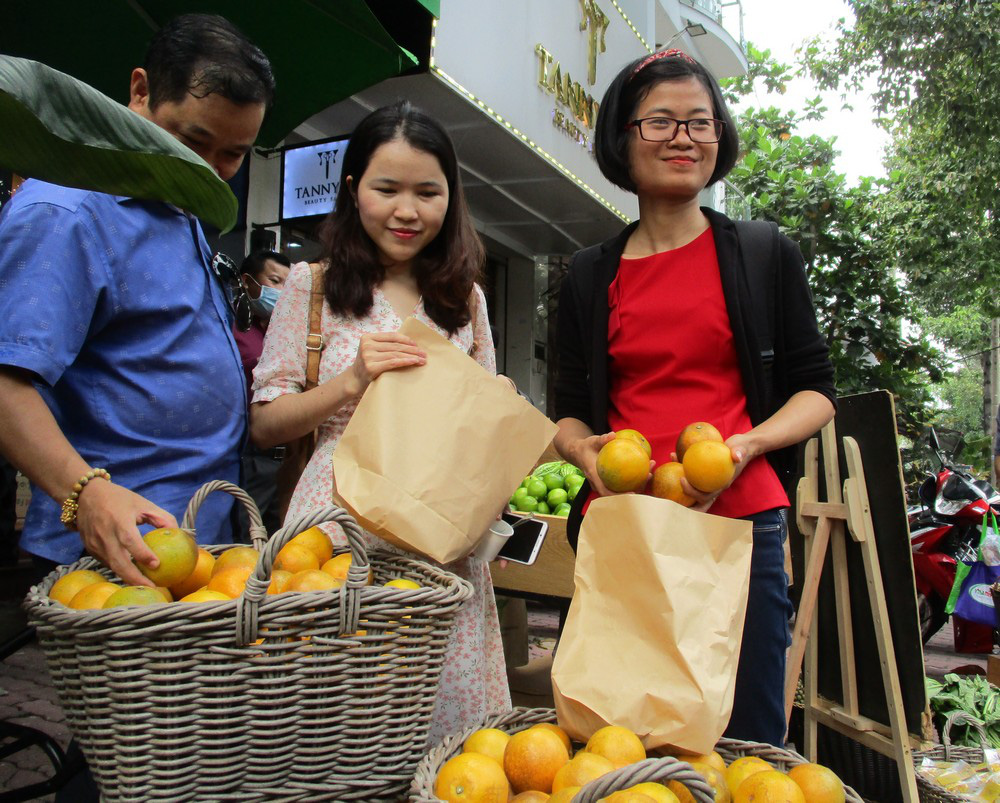 “Siêu thị của nông dân” đầu tiên ở TP HCM - Ảnh 5.