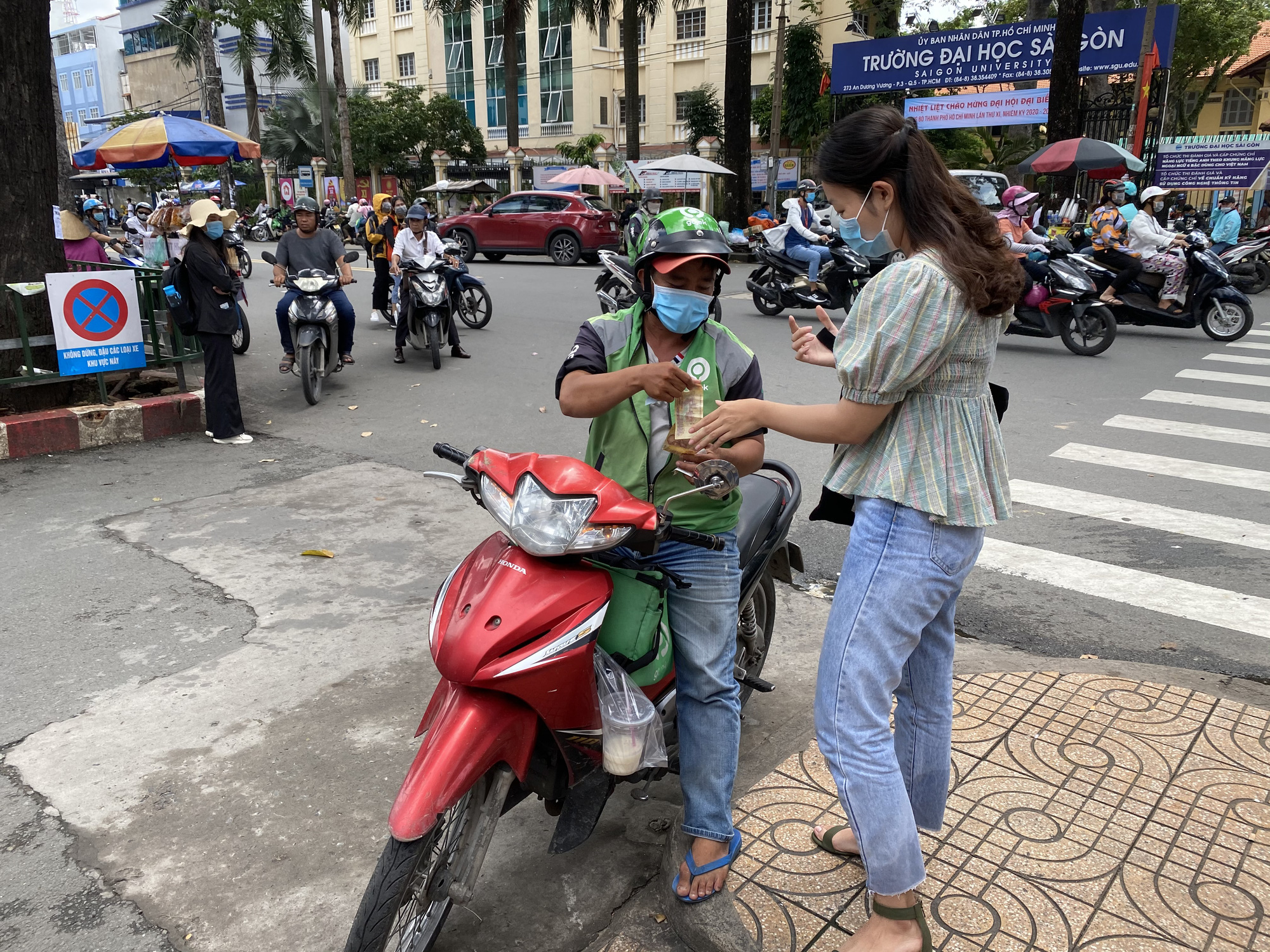 Sau Grab, đến lượt Gojek tăng giá cước, Be đổi chính sách thưởng