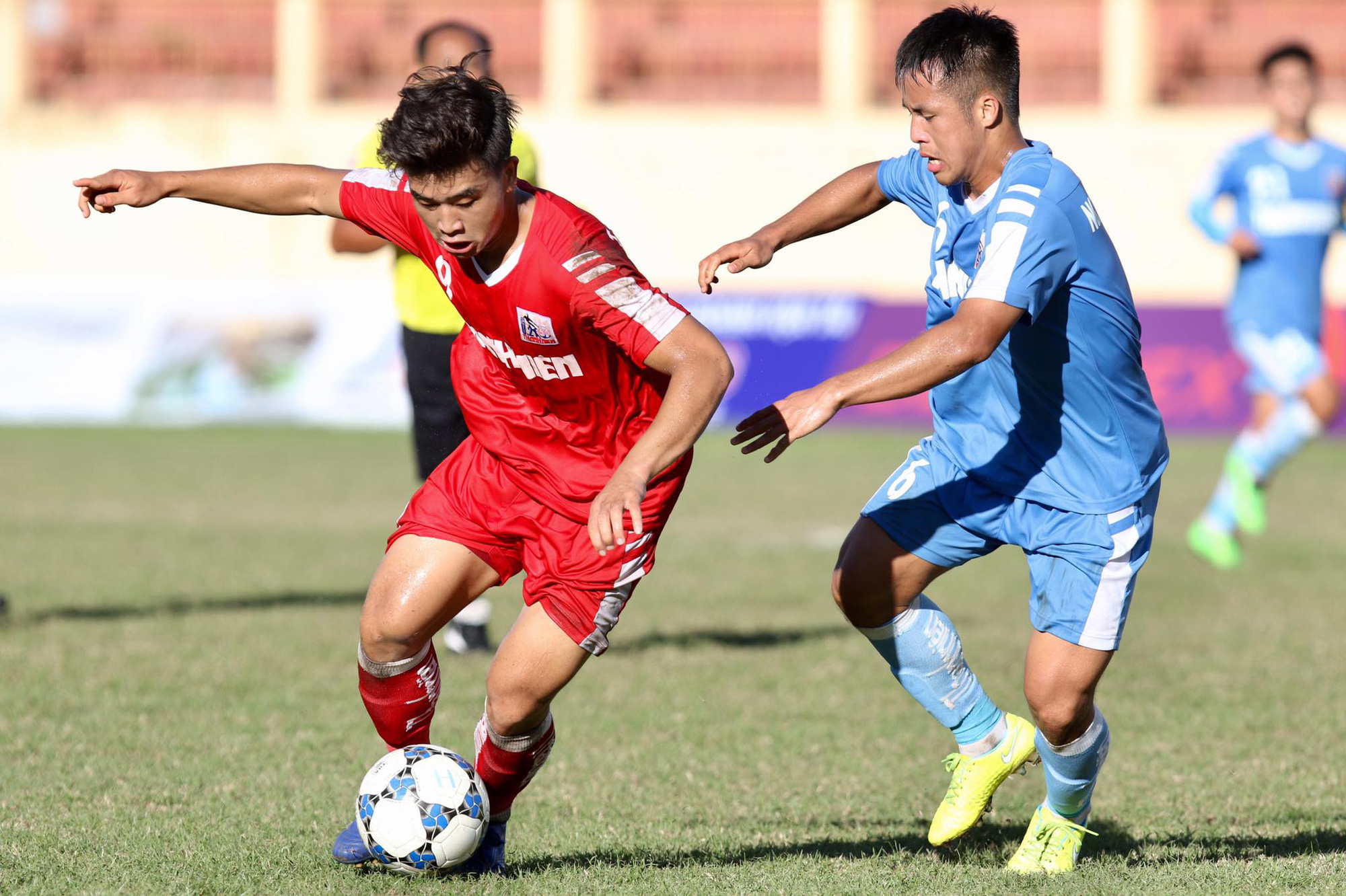 "Đàn em" Bùi Tiến Dũng xuất sắc vào bán kết Giải U21 quốc gia