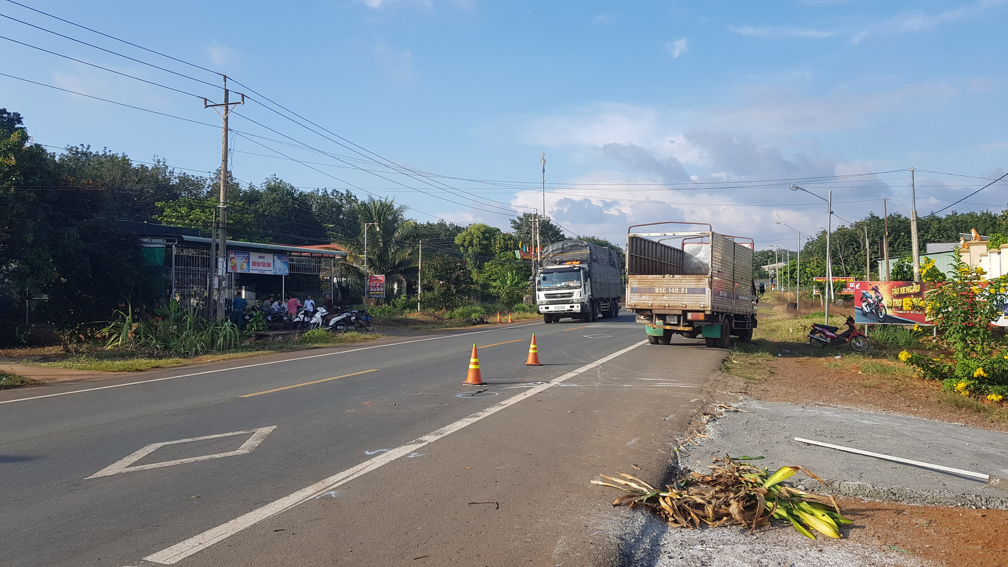 Bình Phước: Xe máy tông đuôi xe tải với tốc độ cao, 1 người tử vong