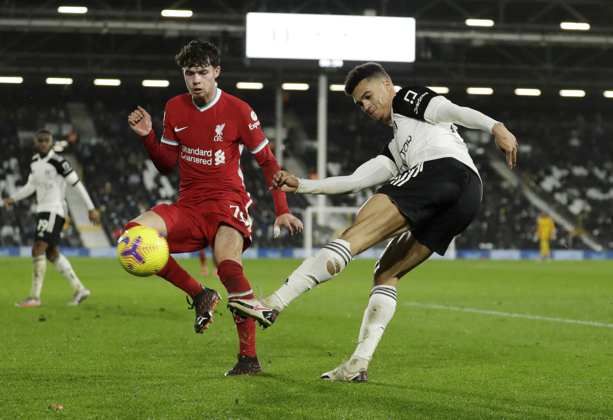 Liverpool may mắn tho&aacute;t thua đội b&oacute;ng mới l&ecirc;n hạng - Ảnh 1.