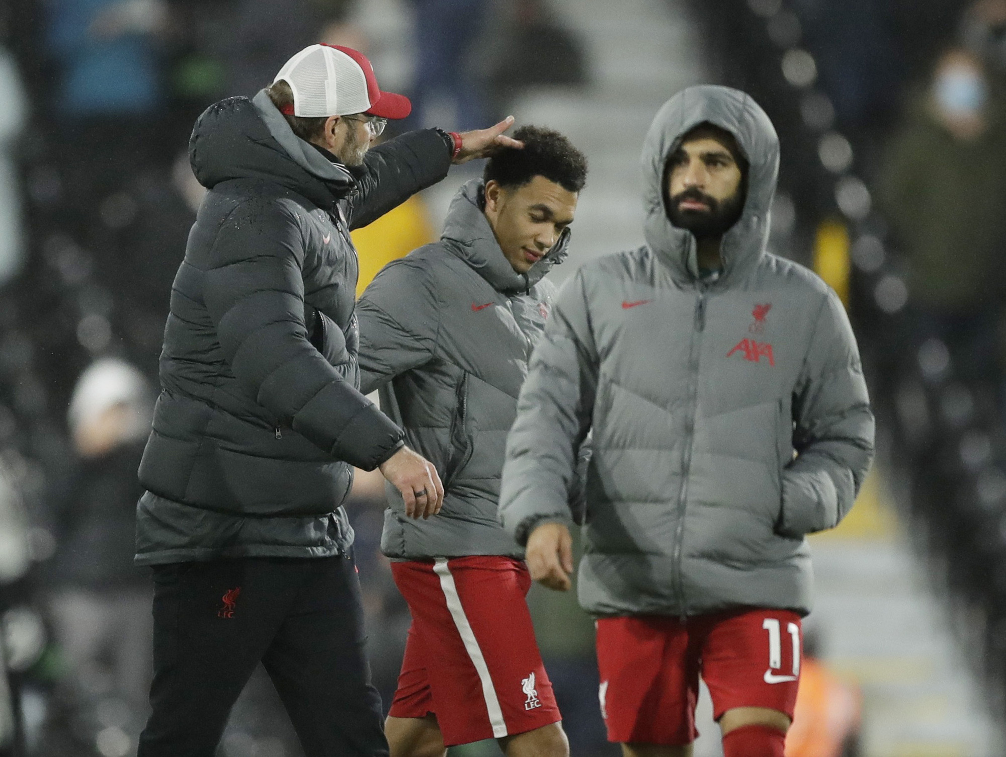Liverpool may mắn tho&aacute;t thua đội b&oacute;ng mới l&ecirc;n hạng - Ảnh 7.