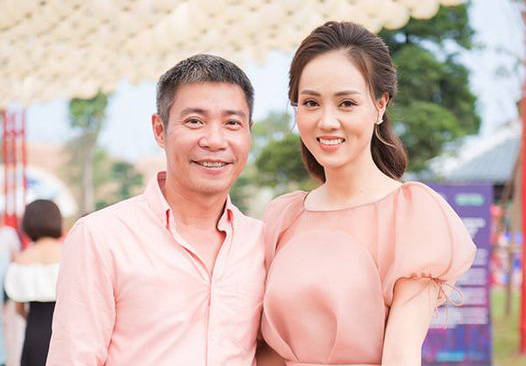 "Cô Đẩu" Công Lý sắp kết hôn lần ba với bạn gái kém 15 tuổi