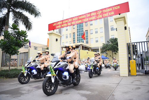 CSGT ra quân bảo vệ Đại hội Đảng toàn quốc lần thứ XIII