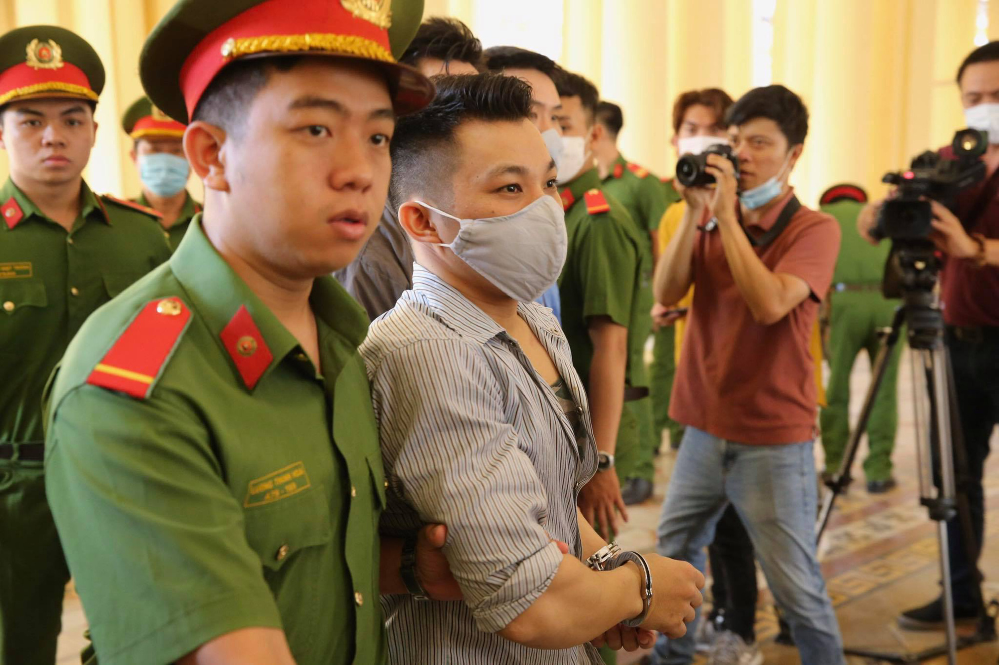 H&igrave;nh ảnh những bị c&aacute;o bao che, tiếp tay cho L&ecirc; Quốc Tuấn - kẻ g&acirc;y thảm &aacute;n ở Củ Chi - Ảnh 6.