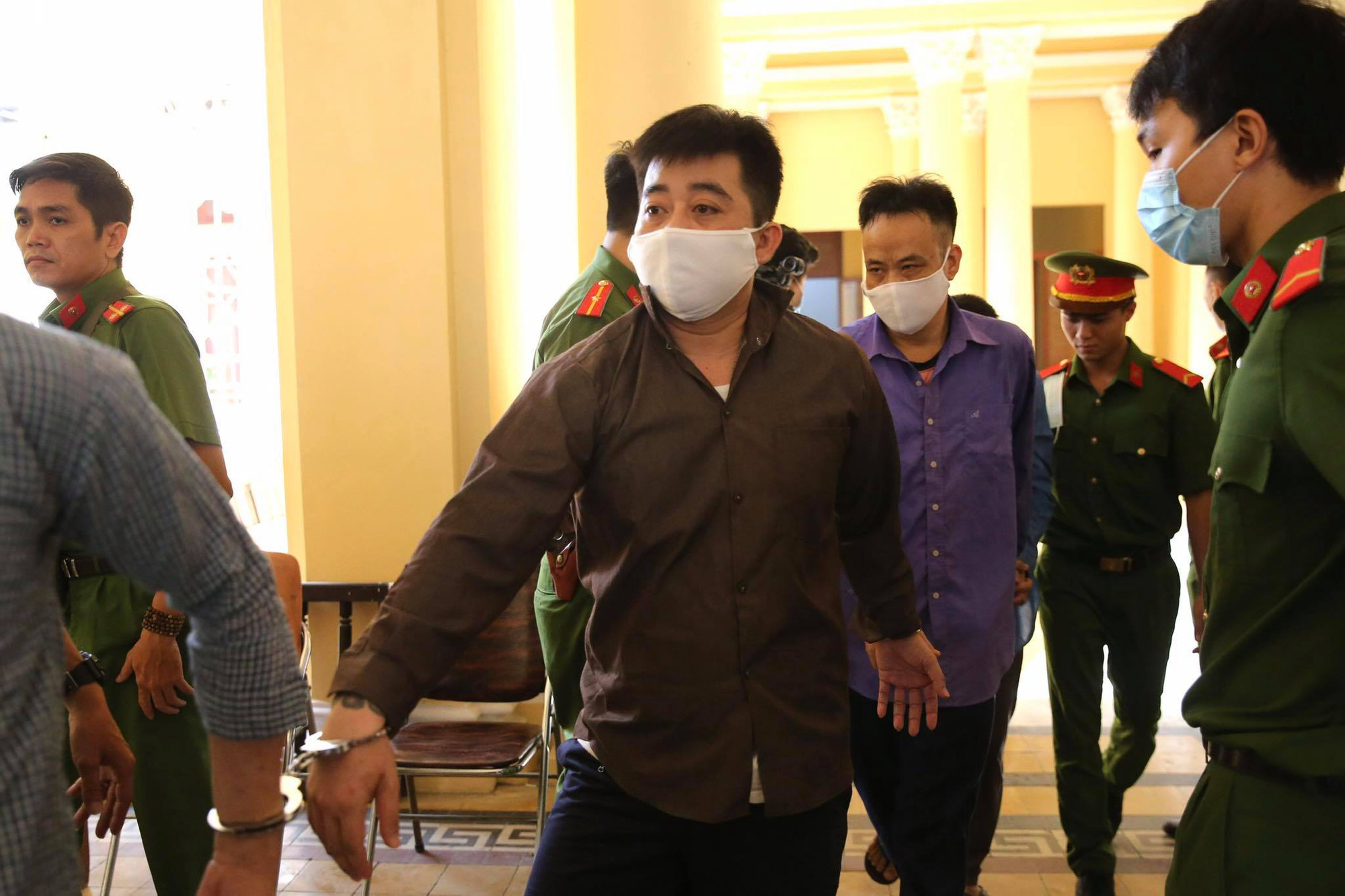 H&igrave;nh ảnh những bị c&aacute;o bao che, tiếp tay cho L&ecirc; Quốc Tuấn - kẻ g&acirc;y thảm &aacute;n ở Củ Chi - Ảnh 7.