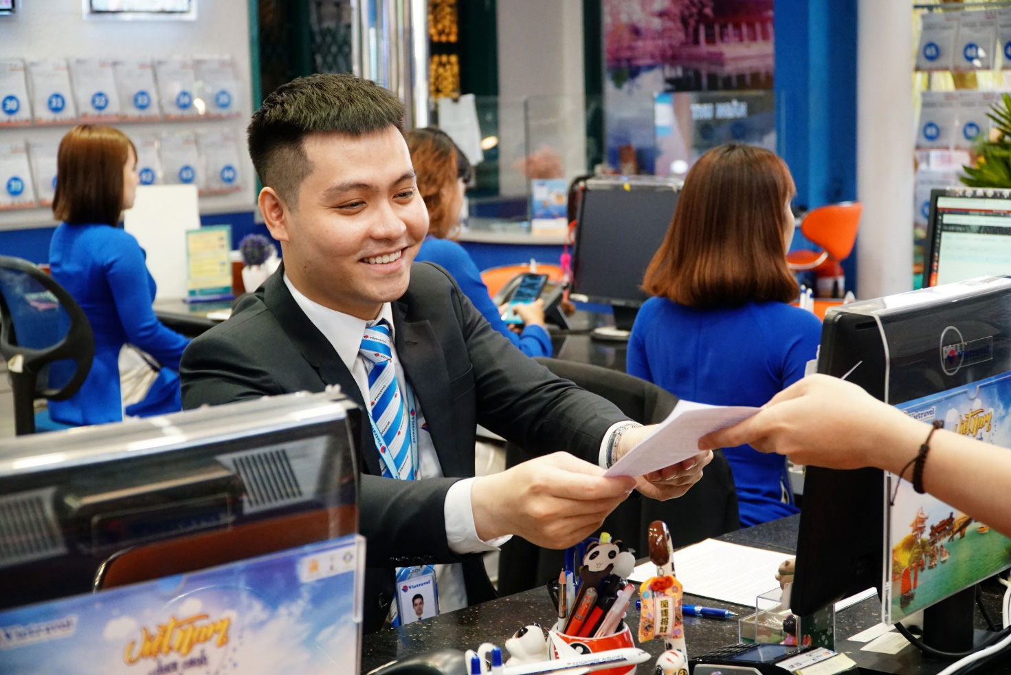Tuần lễ tri &acirc;n Hội vi&ecirc;n VietravelPlus: Nhận ngay nhiều qu&agrave; tặng hấp dẫn - Ảnh 1.