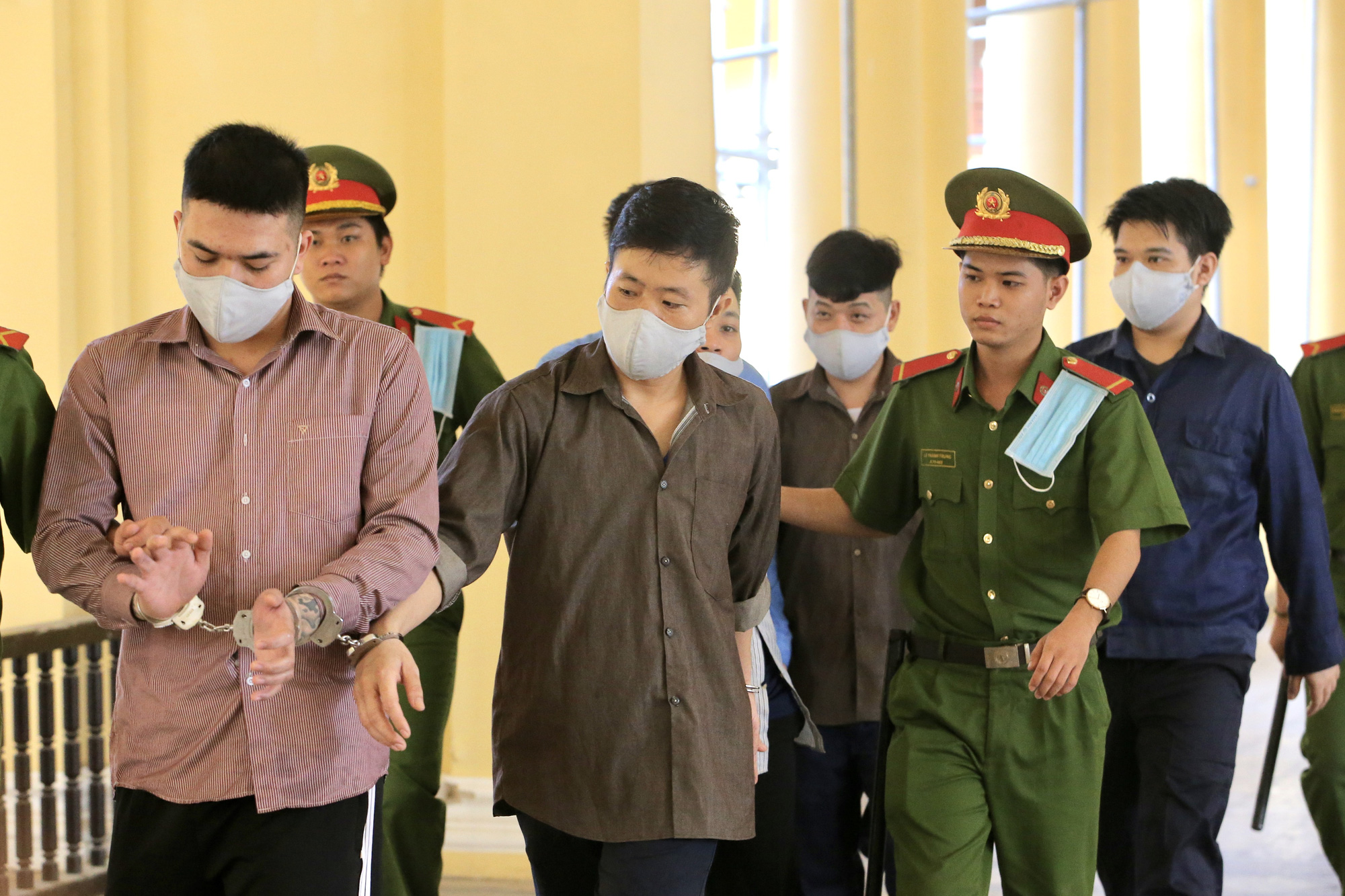 Những kẻ bao che, tiếp tay L&ecirc; Quốc Tuấn bắn chết 5 người trả gi&aacute; đắt! - Ảnh 3.