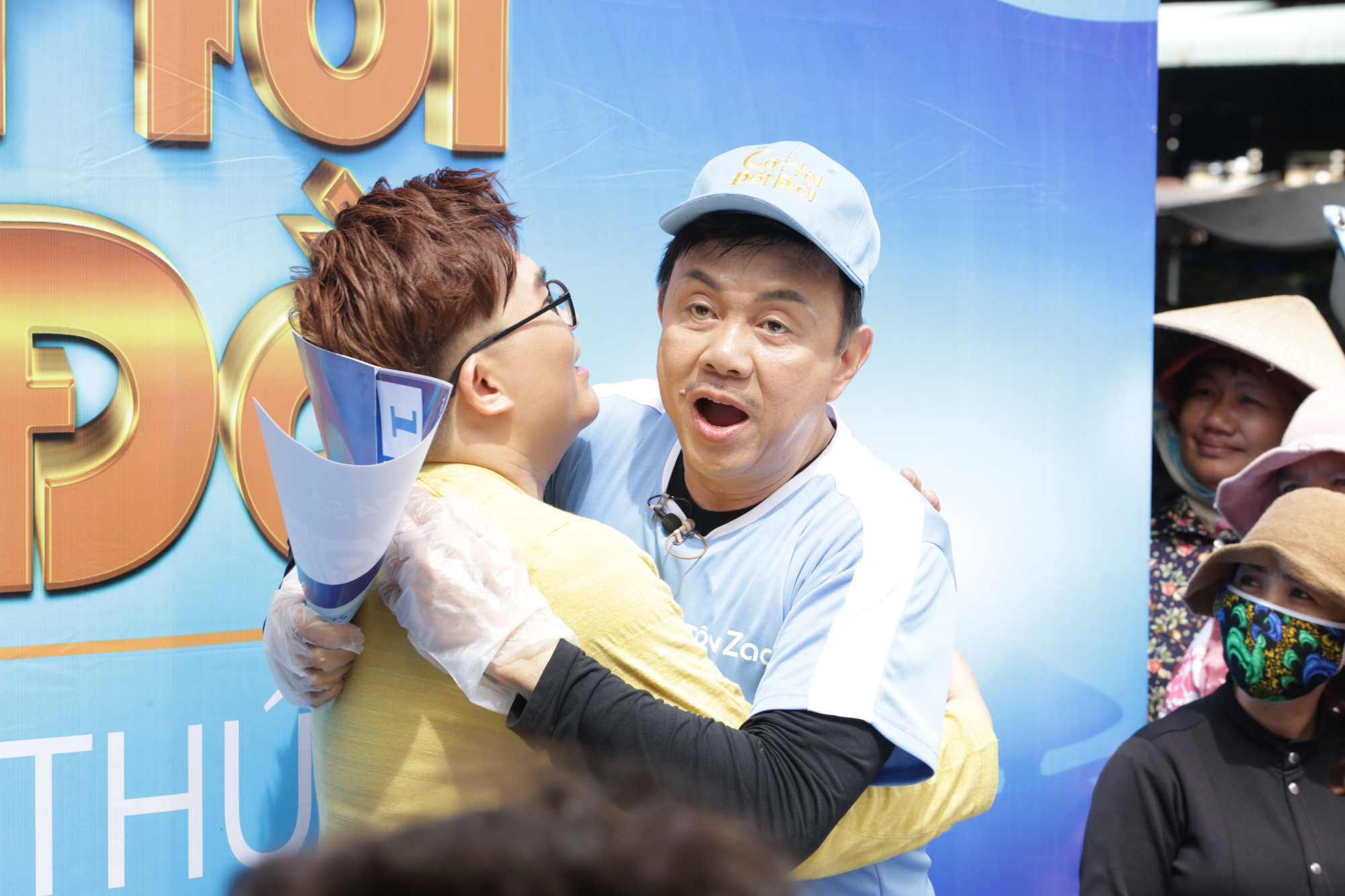 Xúc động hình ảnh cuối cùng của nghệ sĩ Chí Tài trong show truyền hình giúp người bất hạnh đổi đời - Ảnh 5.