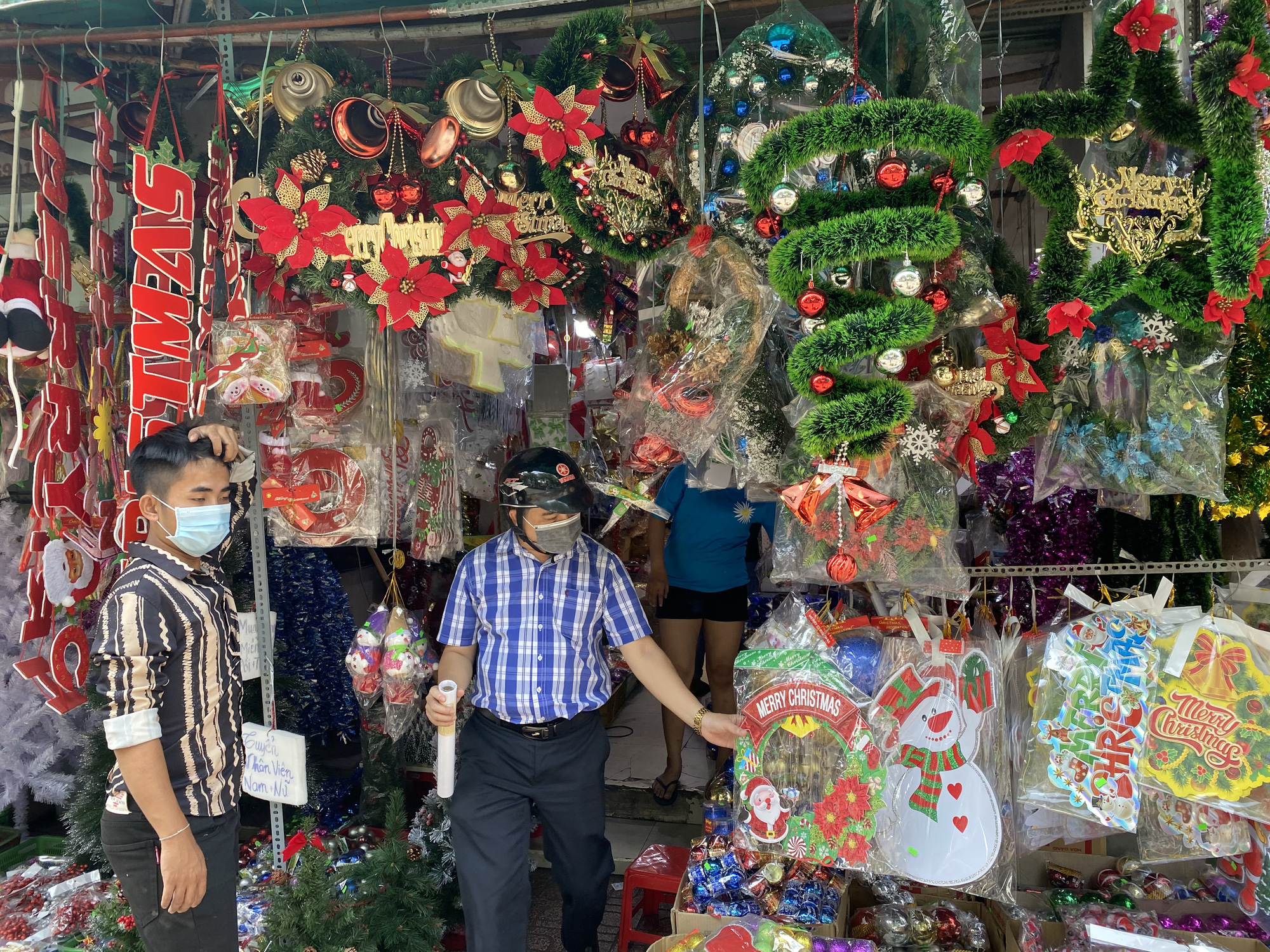 Sản phẩm trang trí dịp Noel nhiều mẫu mới