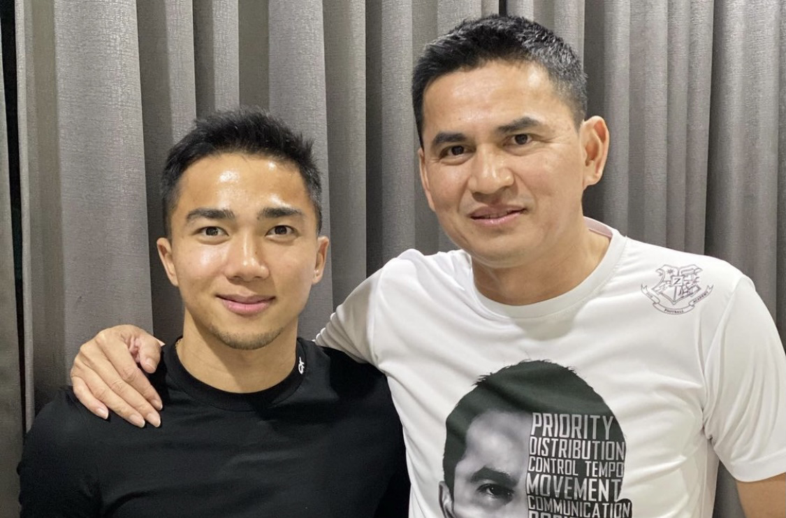 HLV Kiatisuk gặp "Messi Thái" trước khi sang dẫn dắt HAGL