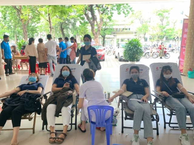 Nhân viên Shinhan Finance hiến máu giữa bối cảnh máu khan hiếm tại Đà Nẵng - Ảnh 2.