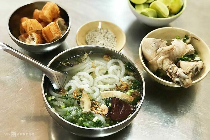 3 địa chỉ b&aacute;nh canh cho thực kh&aacute;ch đổi vị - Ảnh 3.