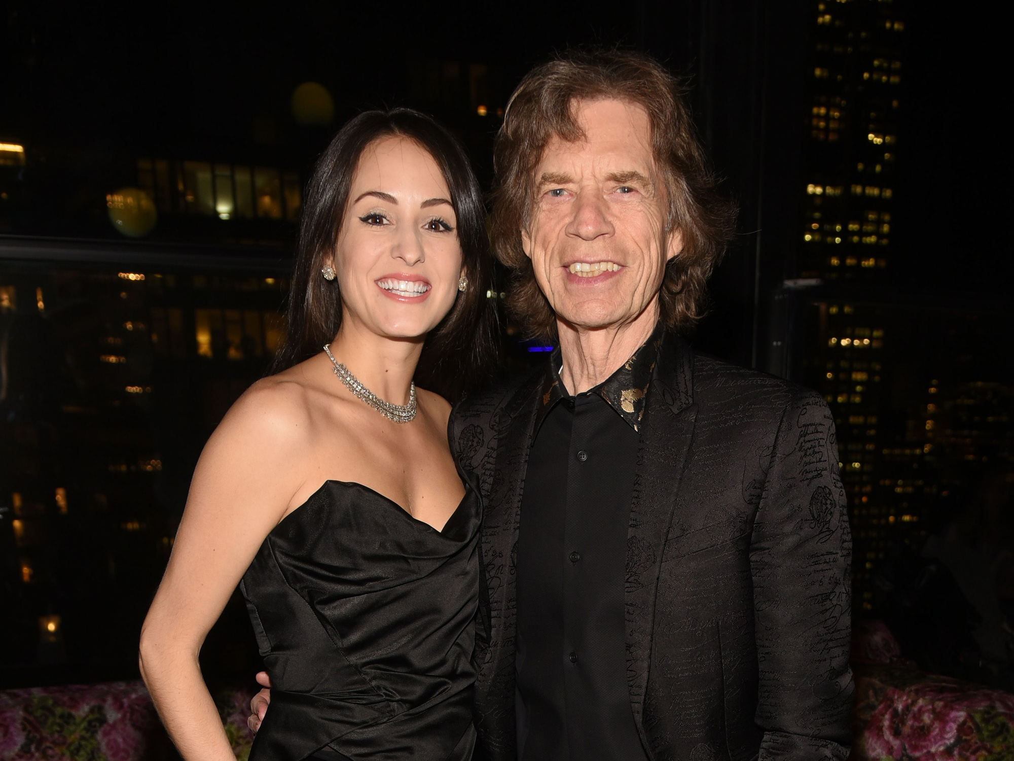 Siêu sao The Rolling Stones mua biệt thự làm quà Giáng sinh cho tình trẻ