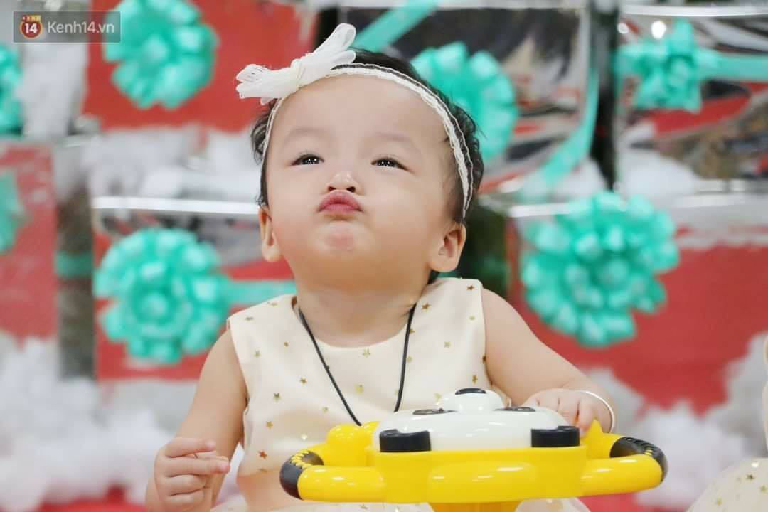 Vỡ &ograve;a với những bước đi đầu ti&ecirc;n của hai b&eacute; Tr&uacute;c Nhi-Diệu Nhi - Ảnh 4.