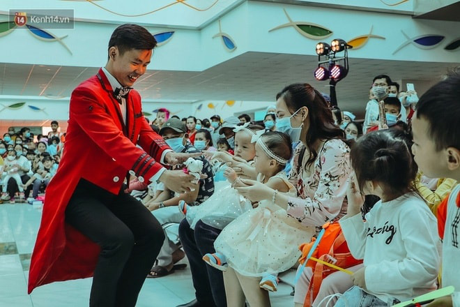 Vỡ &ograve;a với những bước đi đầu ti&ecirc;n của hai b&eacute; Tr&uacute;c Nhi-Diệu Nhi - Ảnh 6.