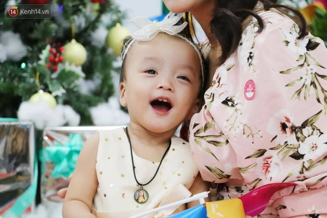 Vỡ &ograve;a với những bước đi đầu ti&ecirc;n của hai b&eacute; Tr&uacute;c Nhi-Diệu Nhi - Ảnh 8.
