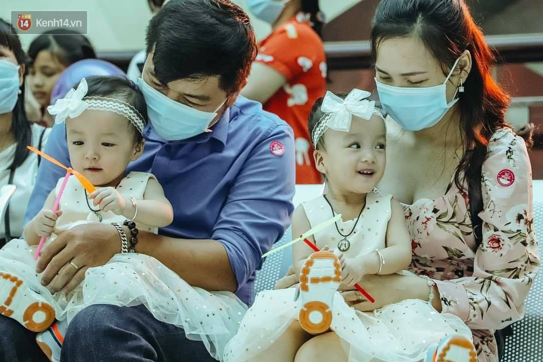 Vỡ &ograve;a với những bước đi đầu ti&ecirc;n của hai b&eacute; Tr&uacute;c Nhi-Diệu Nhi - Ảnh 7.