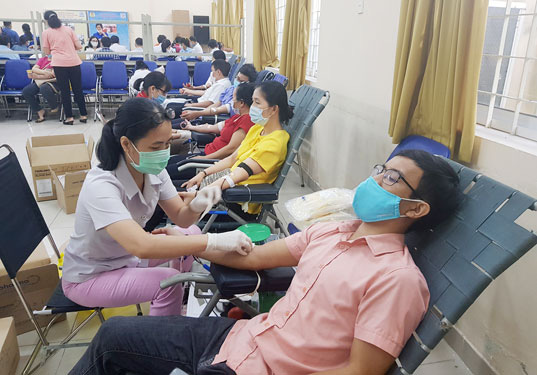350 đoàn viên hiến máu cứu người