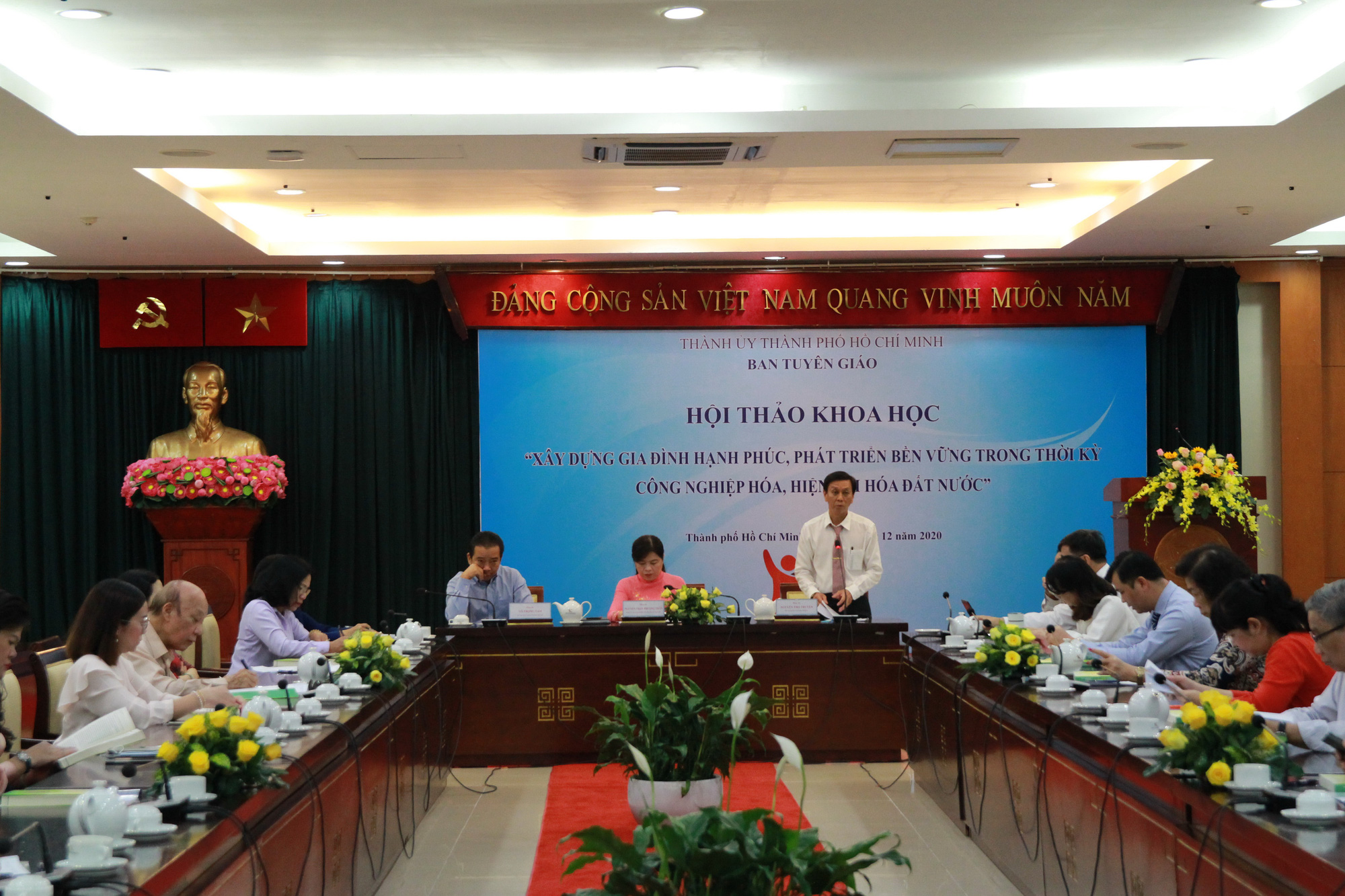 Nguyên Chủ tịch HĐND TP HCM Phạm Phương Thảo nói gì về gia đình hạnh phúc?