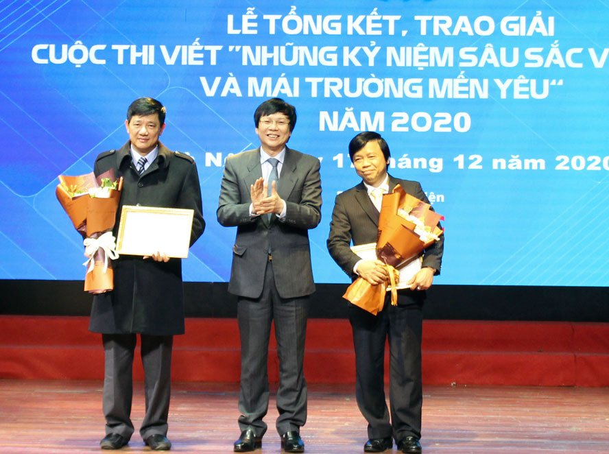 Nữ giảng vi&ecirc;n Học viện Ch&iacute;nh trị CAND gi&agrave;nh giải nhất cuộc thi viết về thầy c&ocirc;, m&aacute;i trường - Ảnh 2.