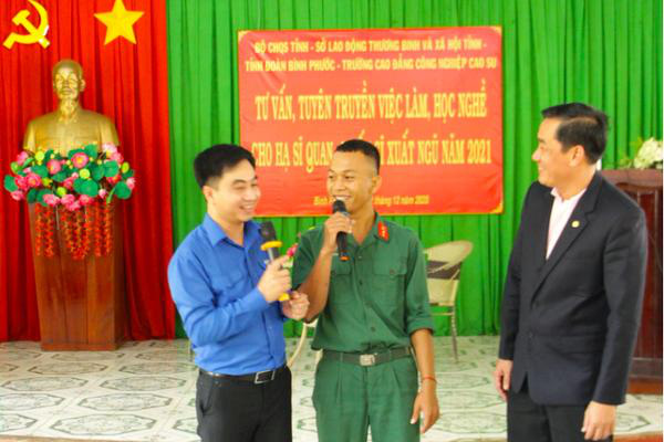 Đối thoại với thanh niên sắp xuất ngũ về nghề nghiệp - việc làm