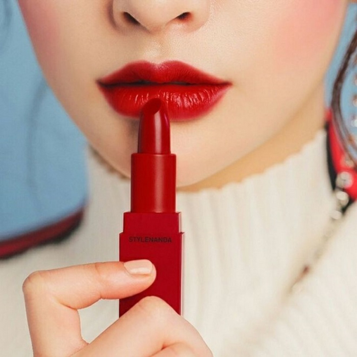 Mẹo t&ocirc; son đẹp, giữ m&agrave;u l&acirc;u n&agrave;ng n&agrave;o cũng n&ecirc;n biết - Ảnh 4.