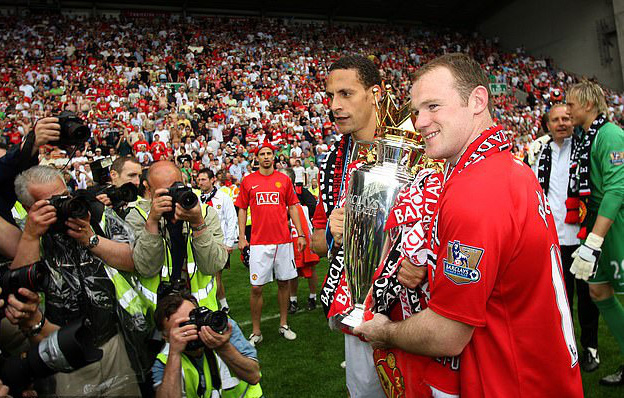 Qu&yacute; tử nh&agrave; Rooney k&yacute; hợp đồng với Man United ở tuổi 11 - Ảnh 1.