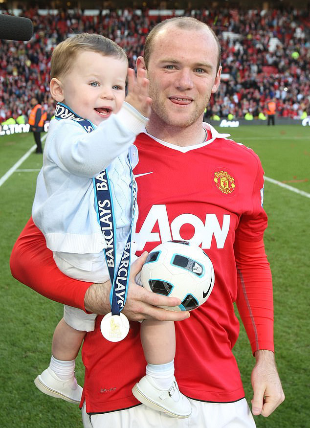 Qu&yacute; tử nh&agrave; Rooney k&yacute; hợp đồng với Man United ở tuổi 11 - Ảnh 5.