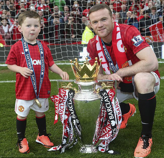 Qu&yacute; tử nh&agrave; Rooney k&yacute; hợp đồng với Man United ở tuổi 11 - Ảnh 6.