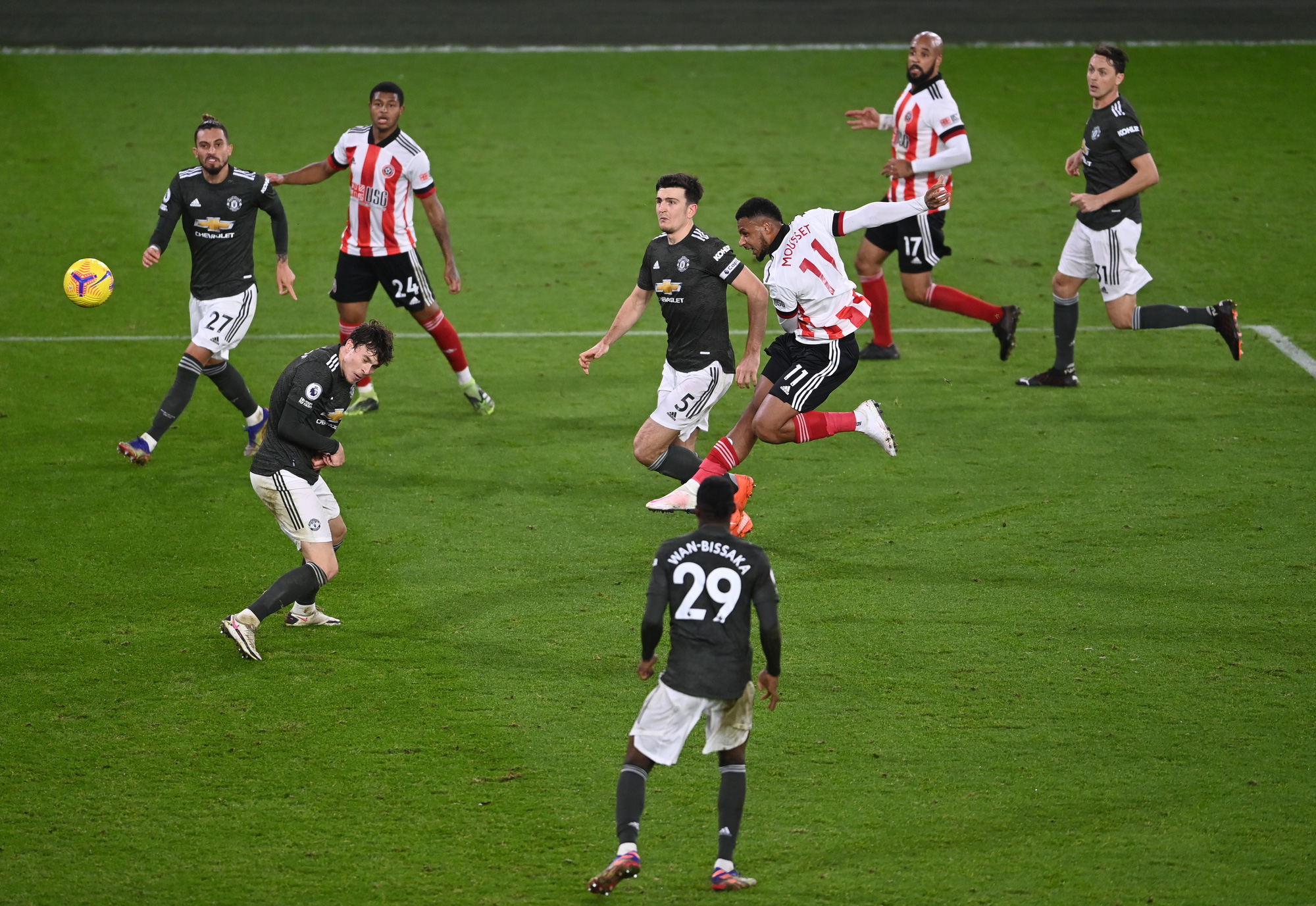 Man United ngược d&ograve;ng th&agrave;nh c&ocirc;ng, hụt Top 4 trong gang tấc - Ảnh 7.